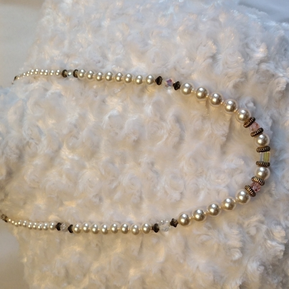 𝅺PEARL & pink Beaded necklace